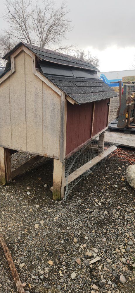 Chicken coop 6'L×4'W