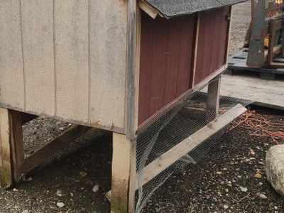 Chicken coop 6'L×4'W