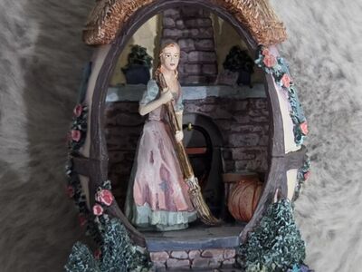 Cinderella Labors and Toils decorative egg by TFM