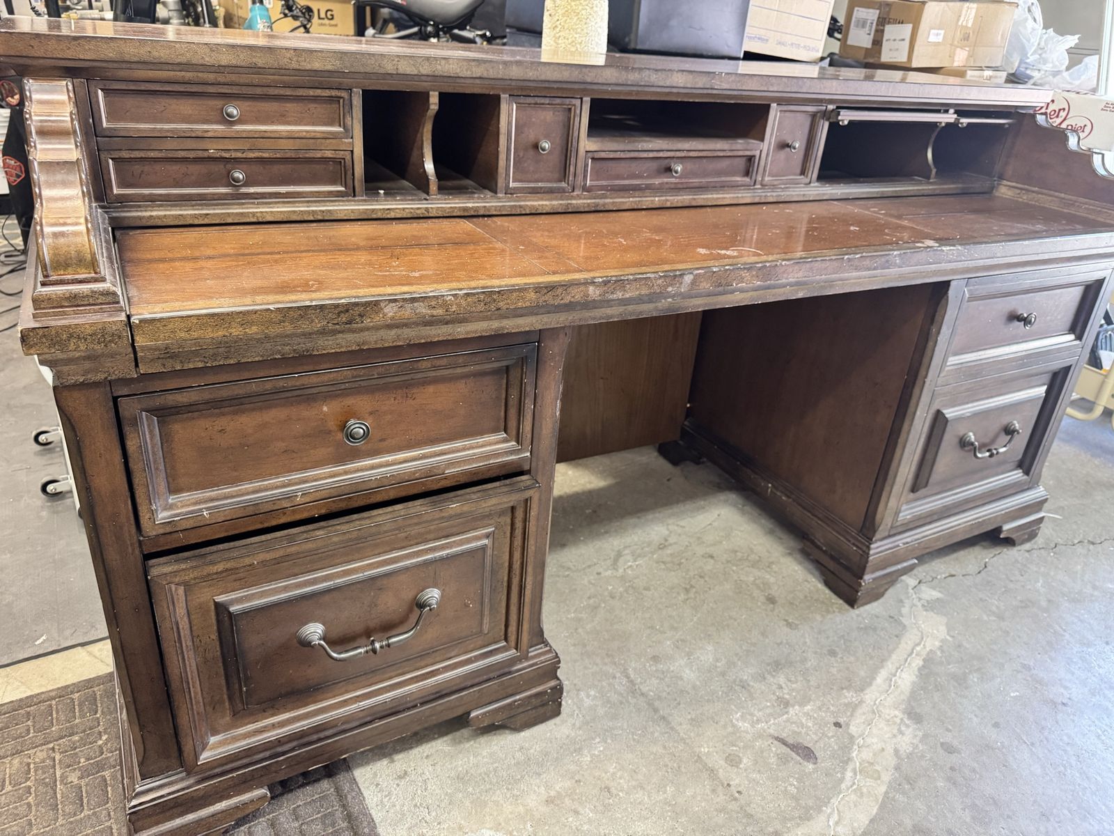 Large desk