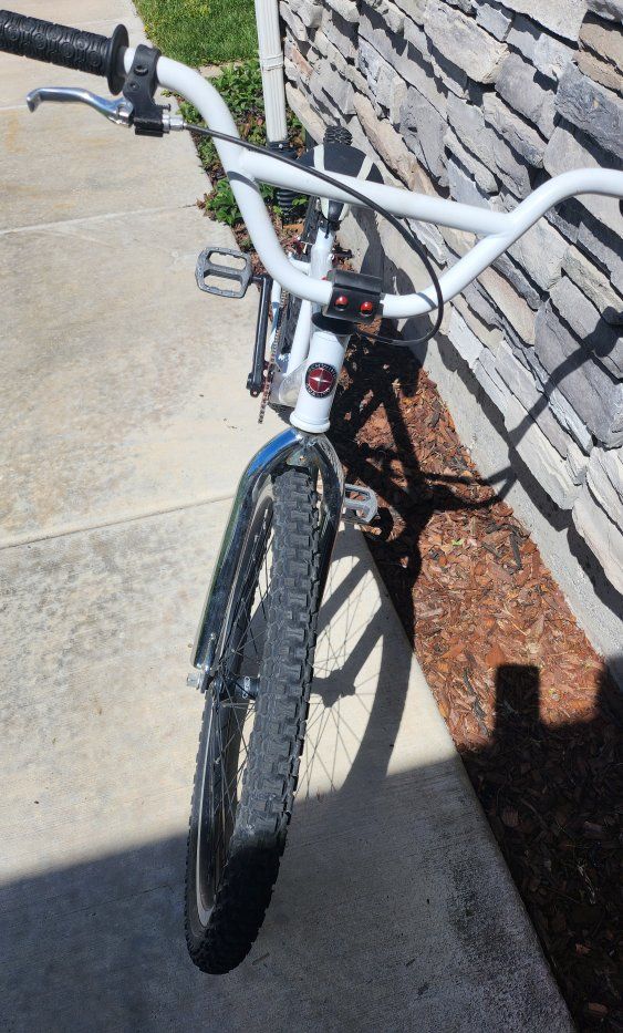 24" Schwinn bmx cruiser pump track