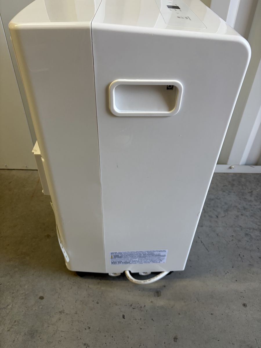 Main image 6