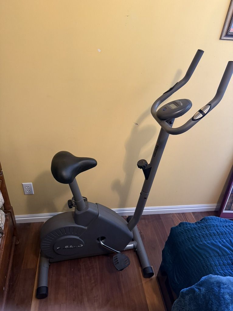 Weslo Pursuit 4.0 DX Stationary Bike