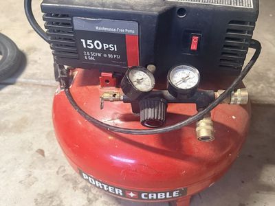 Air compressor with a leak - free