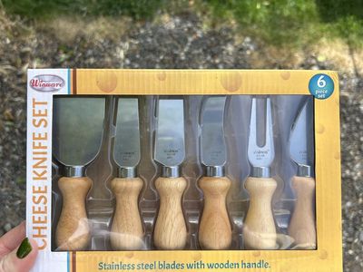 Winware KCS-6W 6-Piece Stainless Steel Cheese Knife Set with Wooden Handles - New