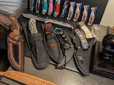 Lot of 21 knives. Some new, Some used. Hunting and novelty. vintage, folding and fixed blade. Asking $75 for all