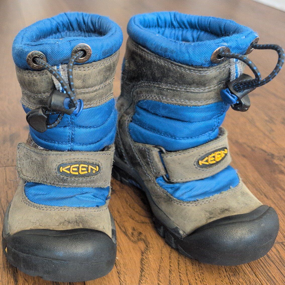 Keen boots, size 9, waterproof & insulated, boys