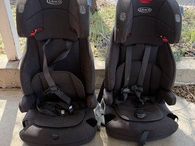 TwoGraco Tranzitions Harness Booster Car Seat