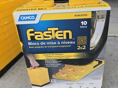 Camco FasTen Leveling Blocks w/ T-Handle, 2x2, Yellow (10-Pack)