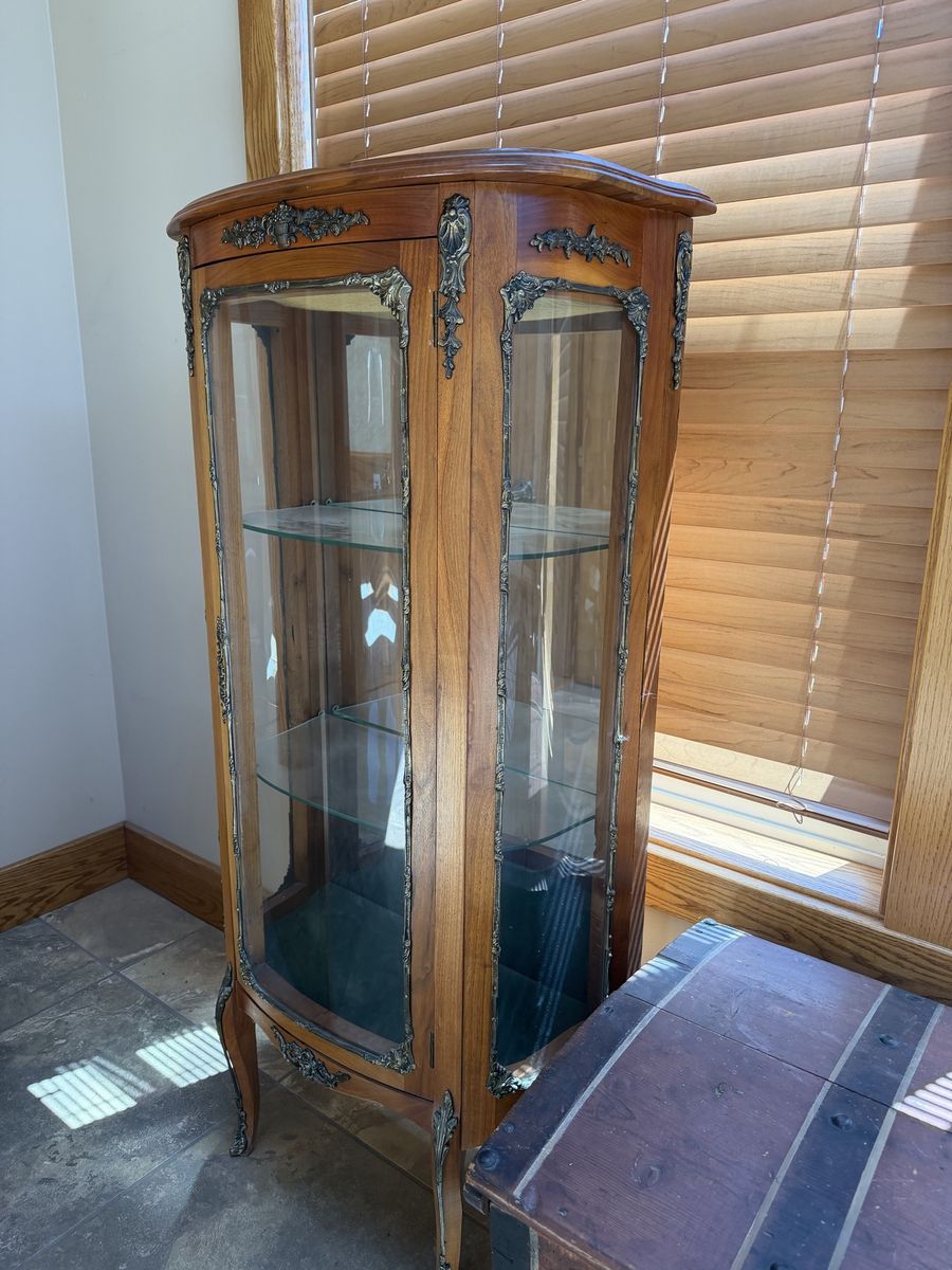 Vintage French Style Curio Display Cabinet w/ Glass Shelves & Ornate Bronze Accents
