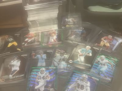 NFL Football Trading Cards Lot - Patrick Mahomes, C. Williams, Q. Ewers, & More! Prizm Collection