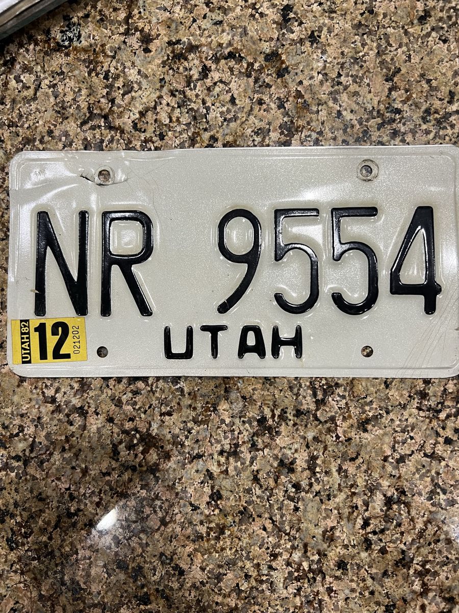 Vintage Utah License Plate NR 9554 - 1982 Collectible Auto Tag