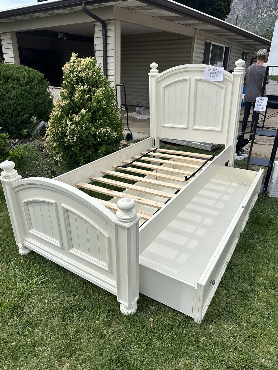 Twin Trundle Bed