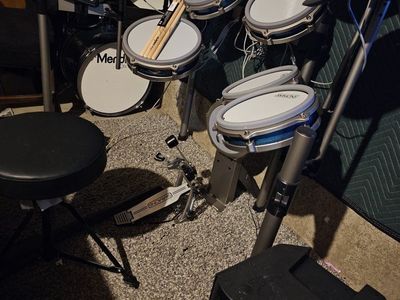 Simmons titan70 electric drums and amp