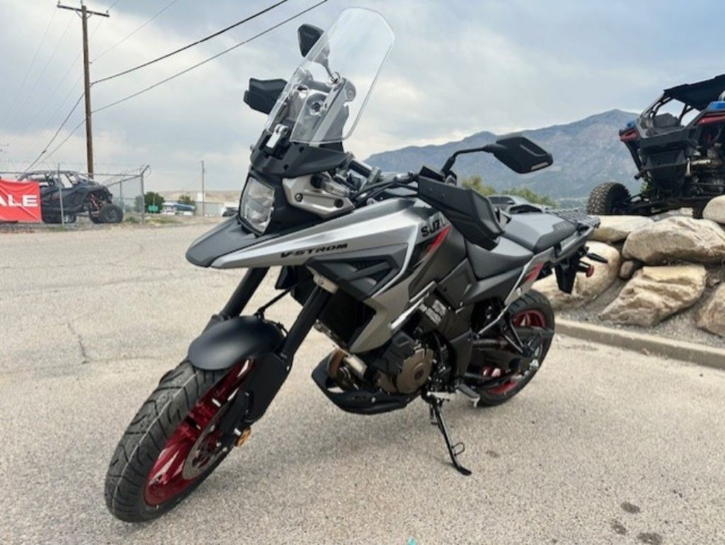 2025 Suzuki V-Strom 1050
