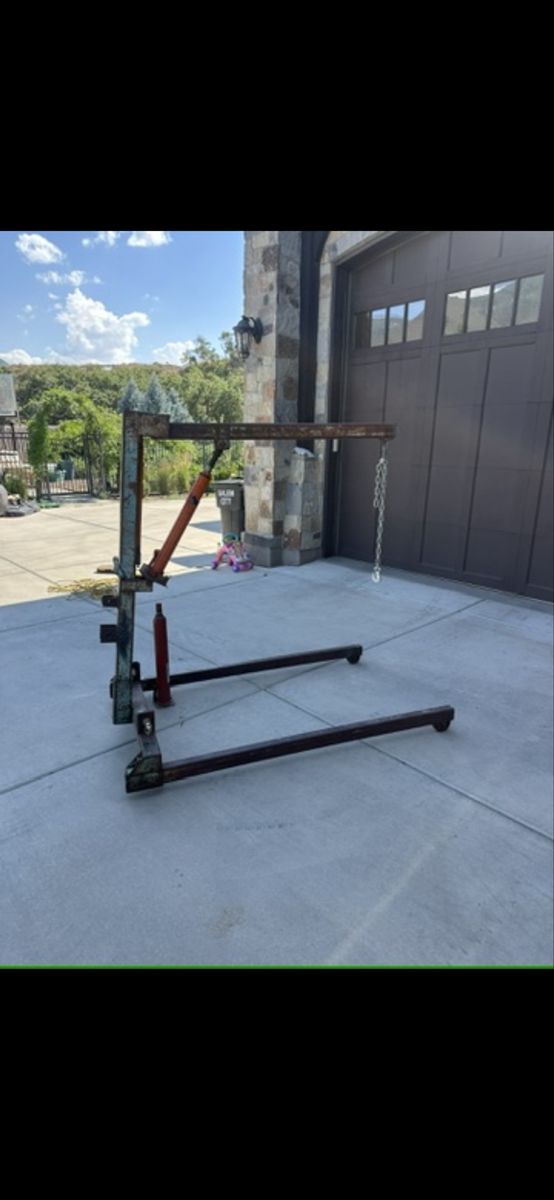 Engine hoist
