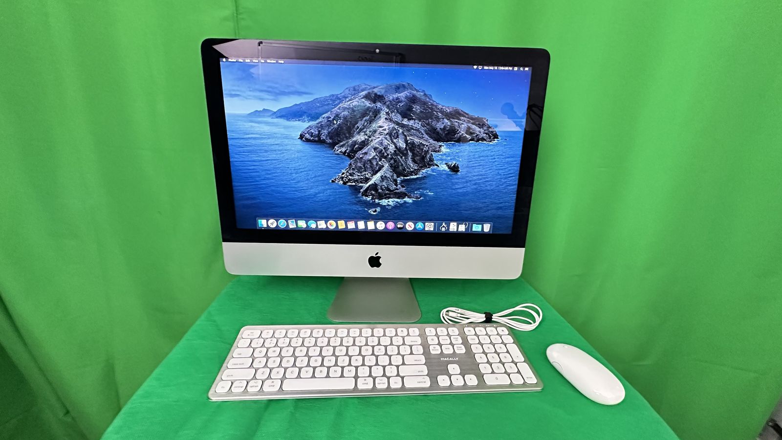 iMac Late 2013 21,5 in, 8 GB RAM, 1 TB HD, macOS Catalina + MacOS Sequoia (with Open Core Legacy), Wireless Mouse and Keyboard