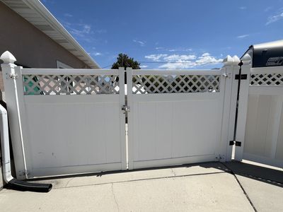 Vinyl gates