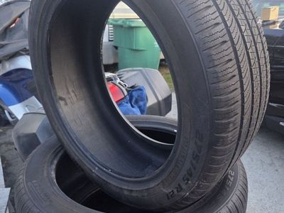 275/45r21