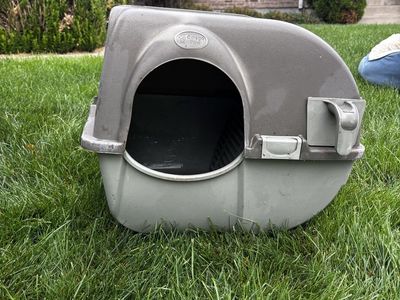 Omega Paw Roll 'N Clean Self-Cleaning Litter Box