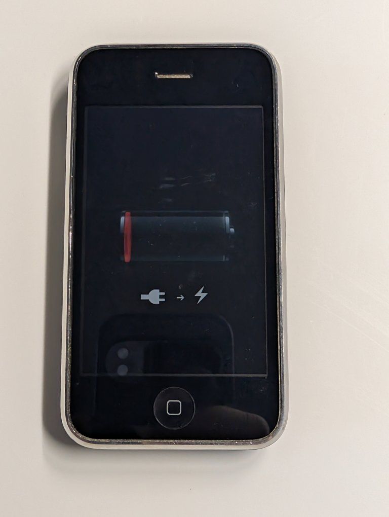 Apple iPhone 3G 8GB Black AT&T - Battery Issue