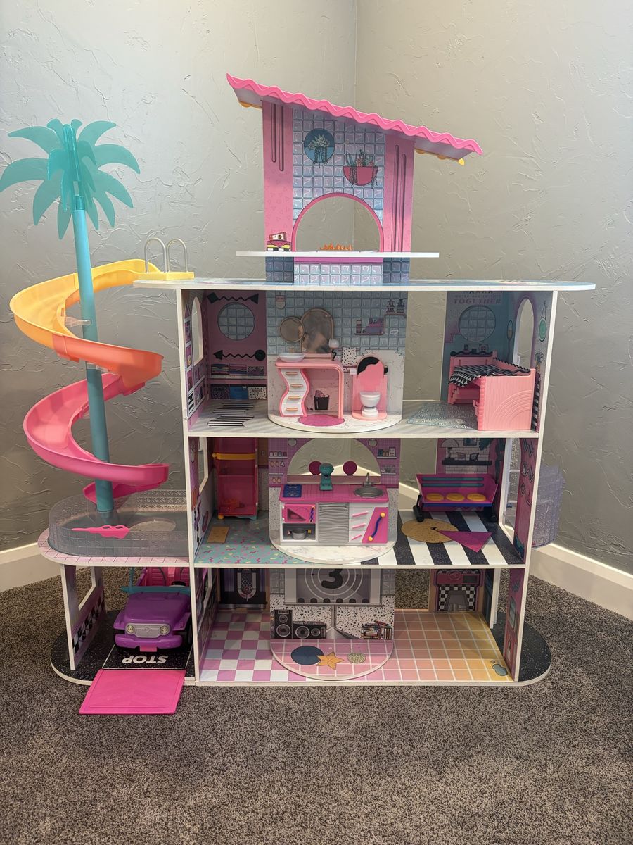 L.O.L surprise! OMG fashion house with accessories $100 obo
