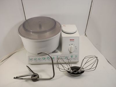 Bosch Universal Mixer 700 Watts Made Germany Model MUM 6621UC Working