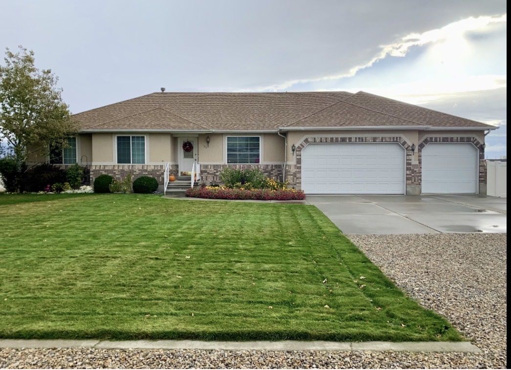 3 bedroom with 2-car-deep garage!