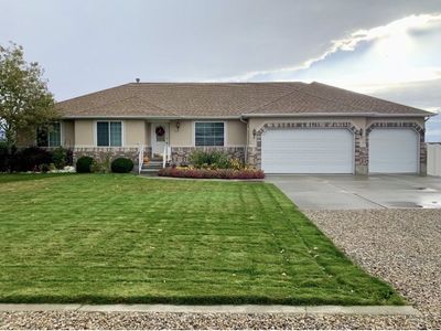 3 bedroom with 2-car-deep garage!