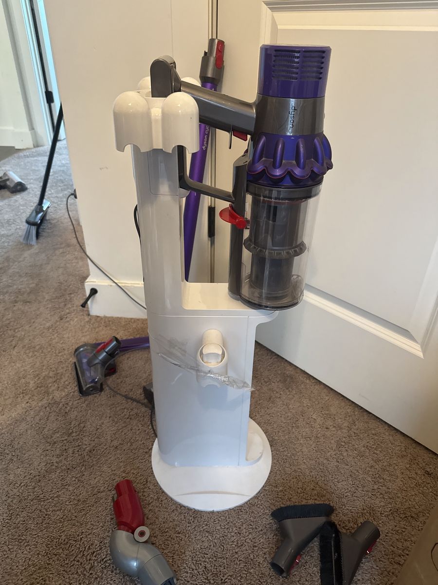 Dyson Cyclone V10 Animal Cordless Stick Vacuum with Charging Dock & Attachments