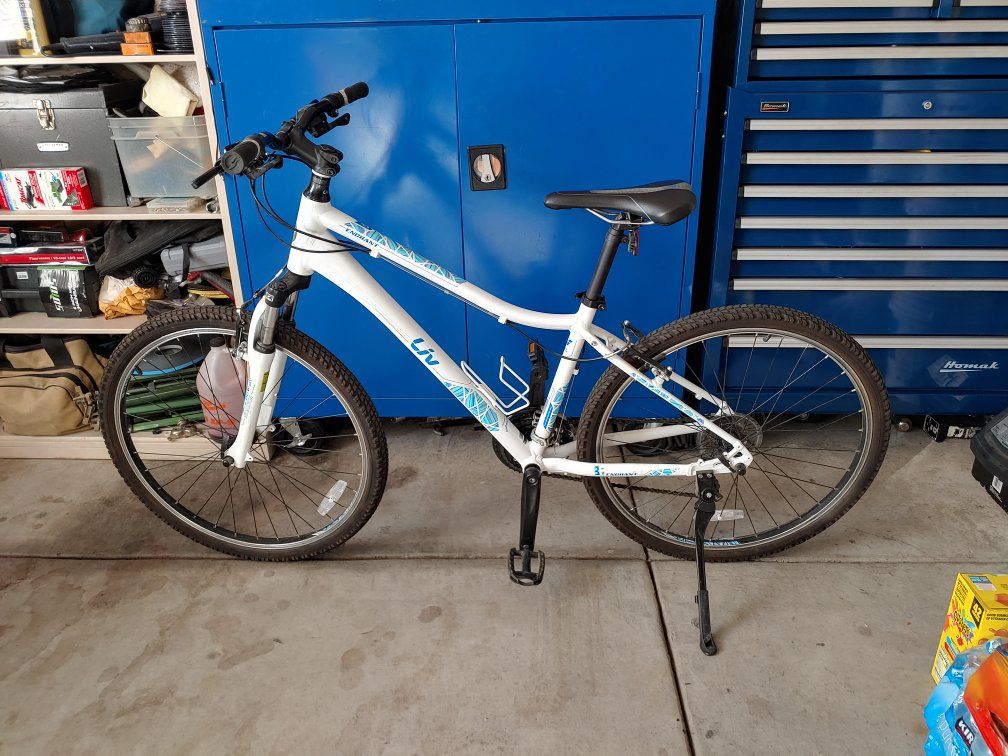 Liv Enchant Made By Giant Mountain Bike 26" Tires Like New