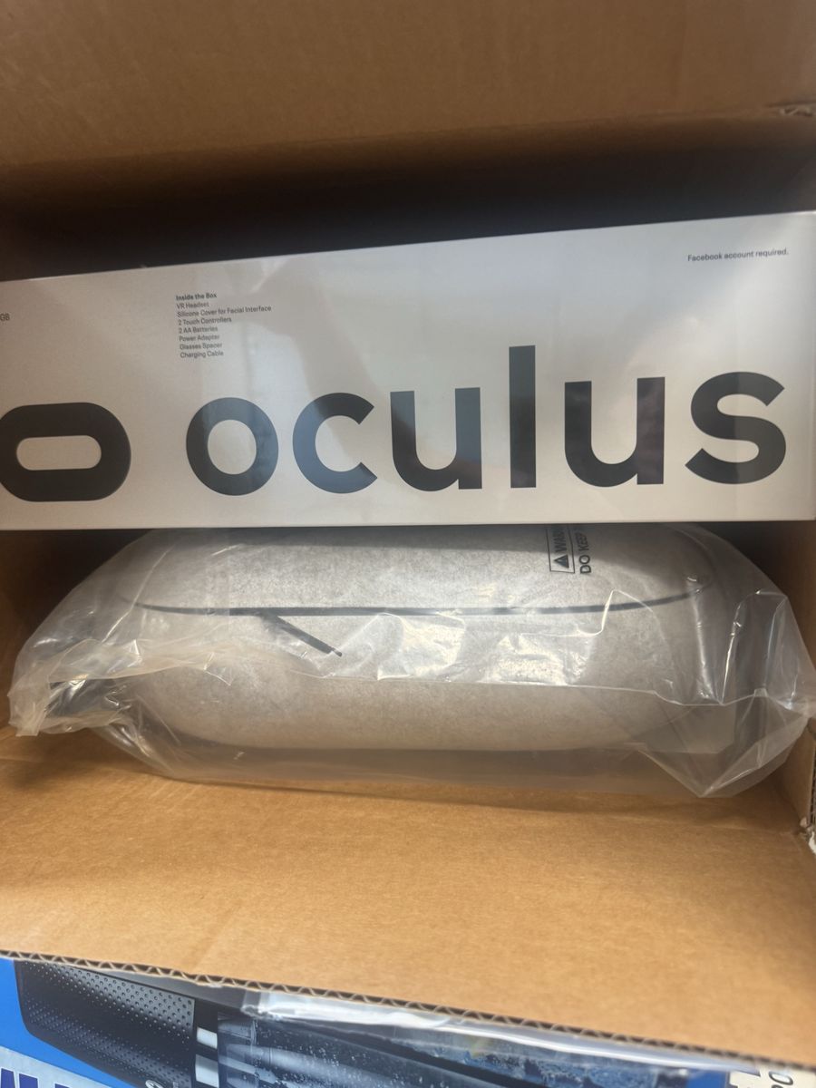 OCULUS 2  256 GB  WITH GREY CARRYING CASE