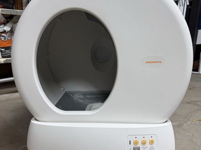 Meowant Self-Cleaning Litter Box Automatic Smart Litter Box for Cats, White/Orange