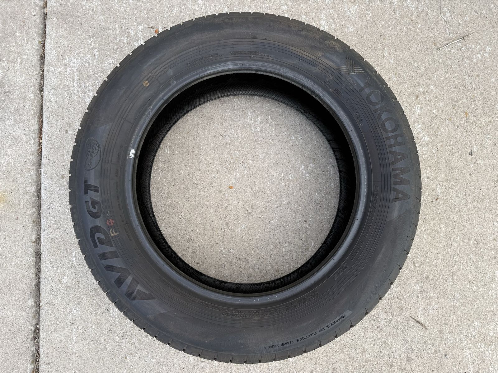 Yokohama AVID GT S35 225/60R18 100H All-Season Tires set of 4 - Used in great shape