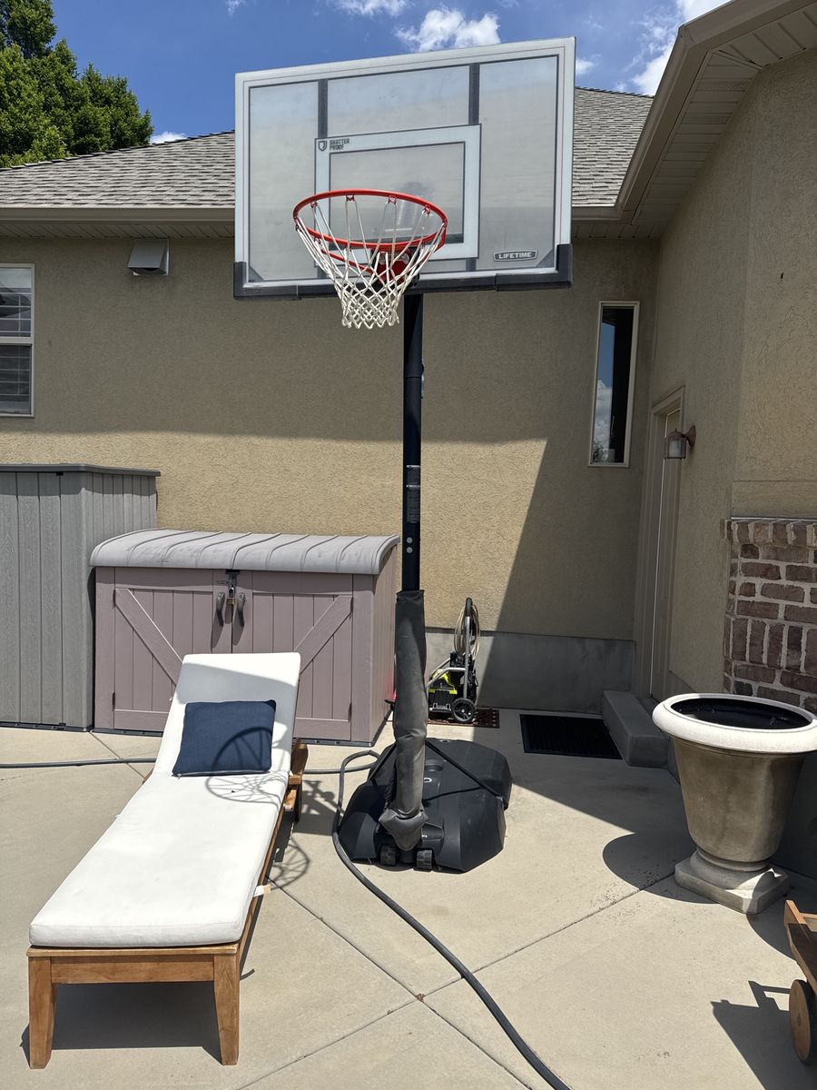 Lifetime adjustable Basketball Hoop