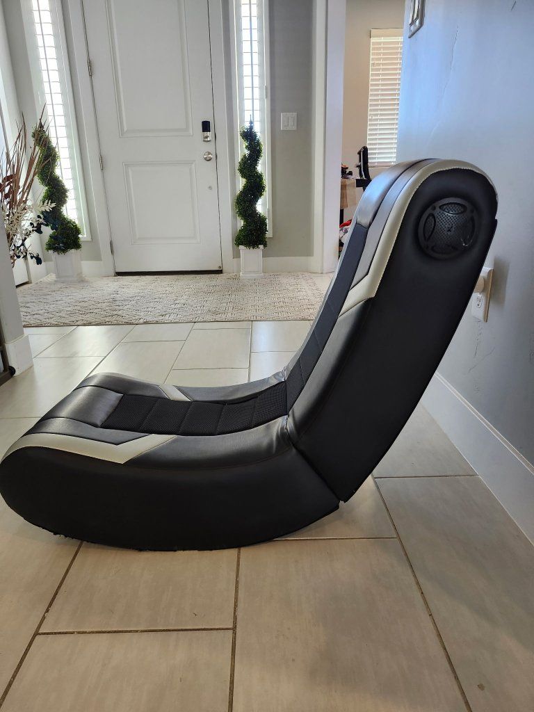 Like New Gaming Chair $30