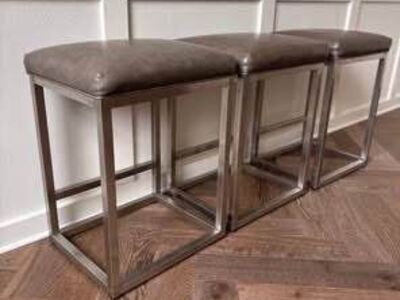 Set Of 3 Barstools
