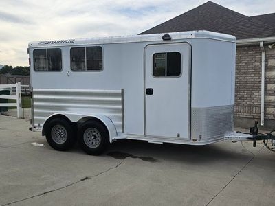 2011 2 horse slant load/with tack room