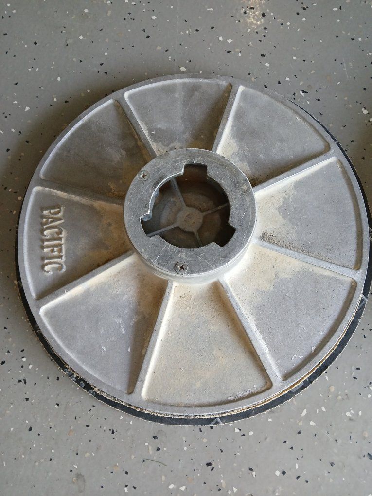 Main image 4