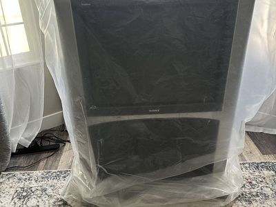 Sony KV-32HS510 high scan CRT TV - (Like New - Read Description)