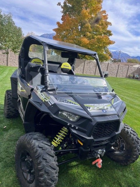 2017 RZR 900