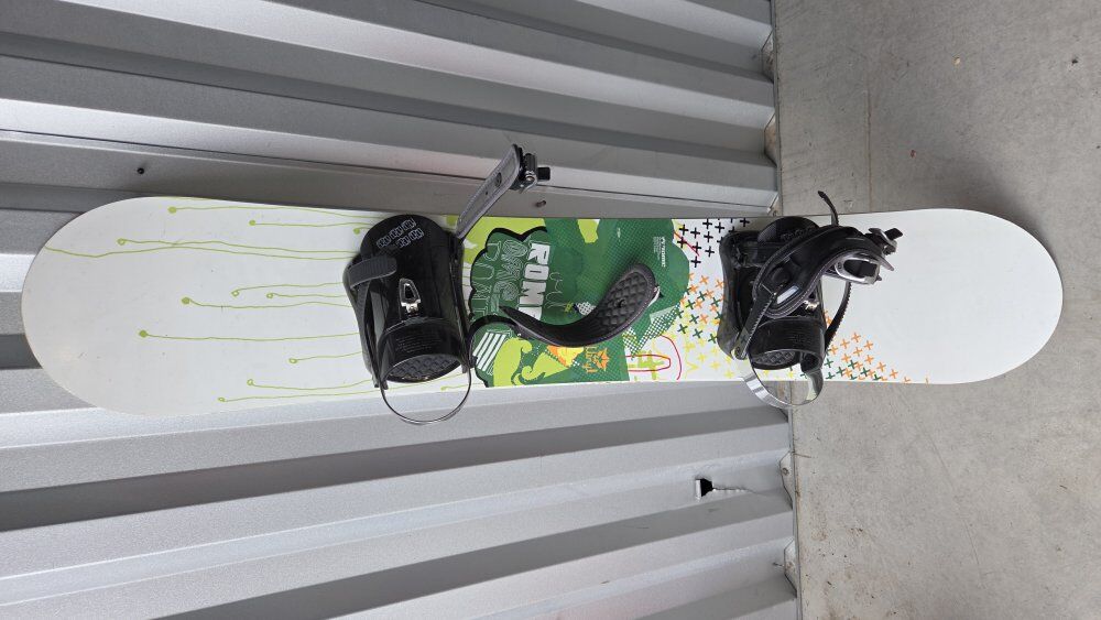 Rome 144 Snowboard with Bindings