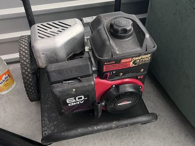 Coleman 3000 watt generator runs great rarely used 120 volt 25a