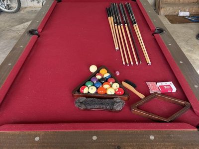 8.5 ft Breckenridge Olhausen Pool Table