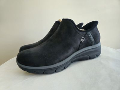 NEW Skechers Hands Free Slip-ins – Women's Size 9