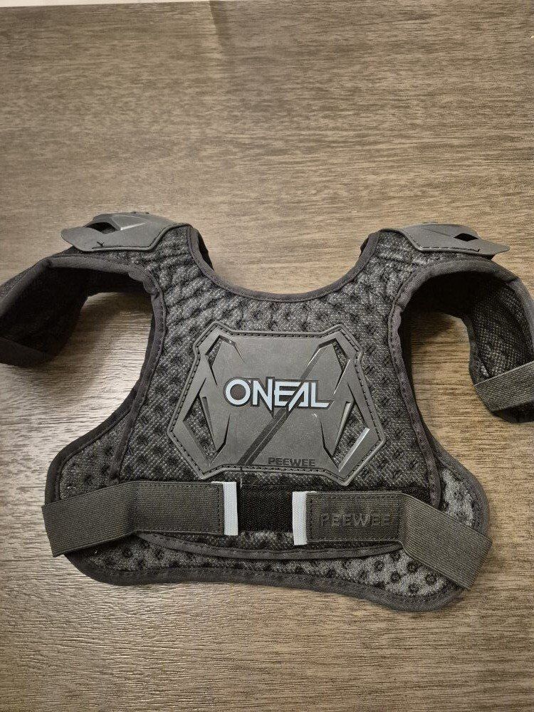 O'Neil peewee chest protector