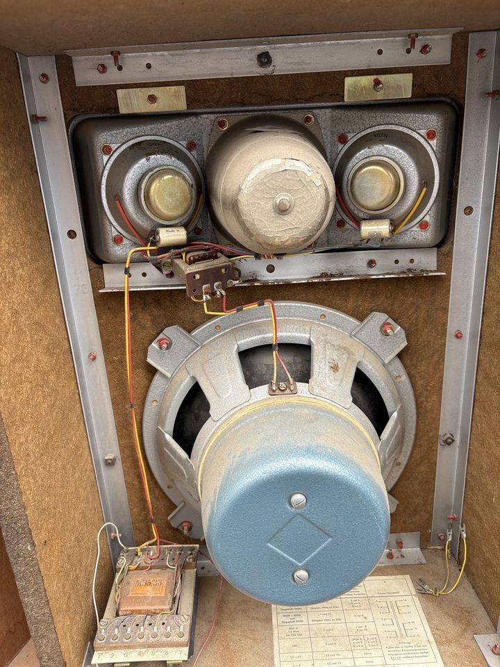 Main image 7