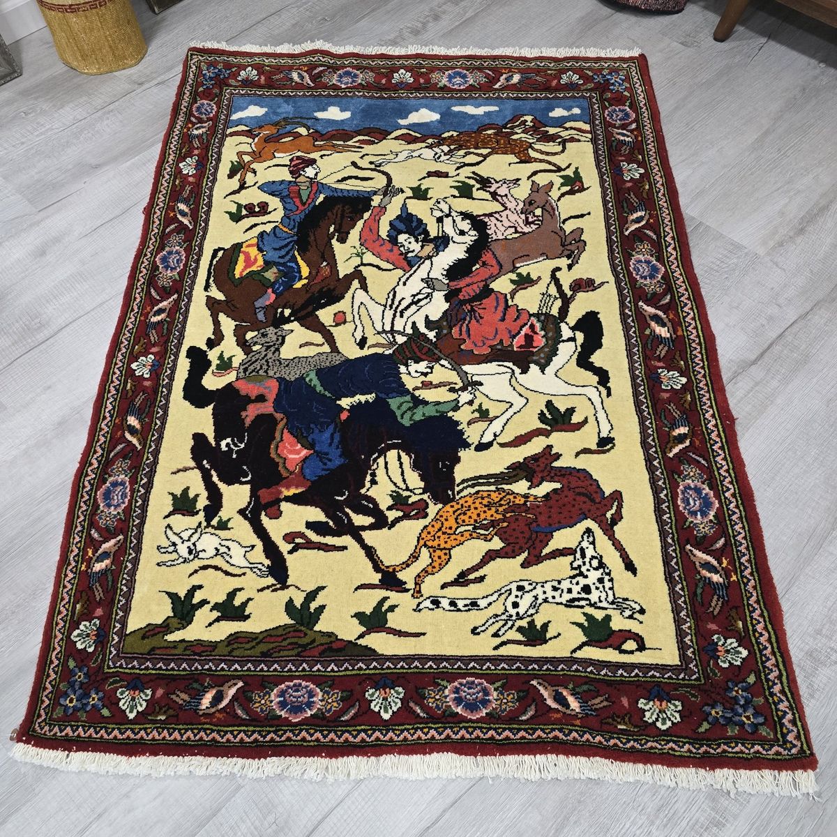 Persian Pictorial Wool Rug, Size 3'4" x 4'10"