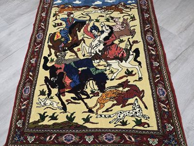 Persian Pictorial Wool Rug, Size 3'4" x 4'10"
