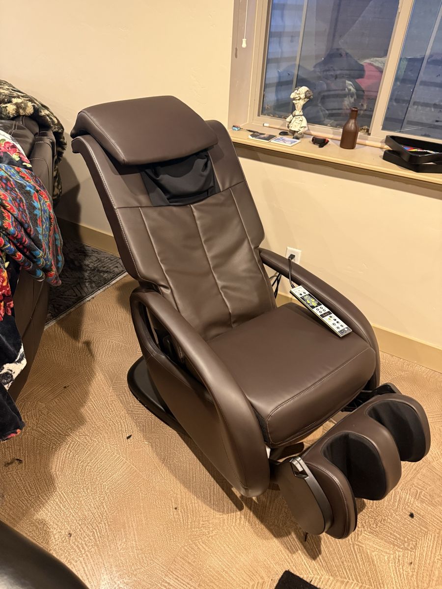 Human touch whole body 7.1 massage chair